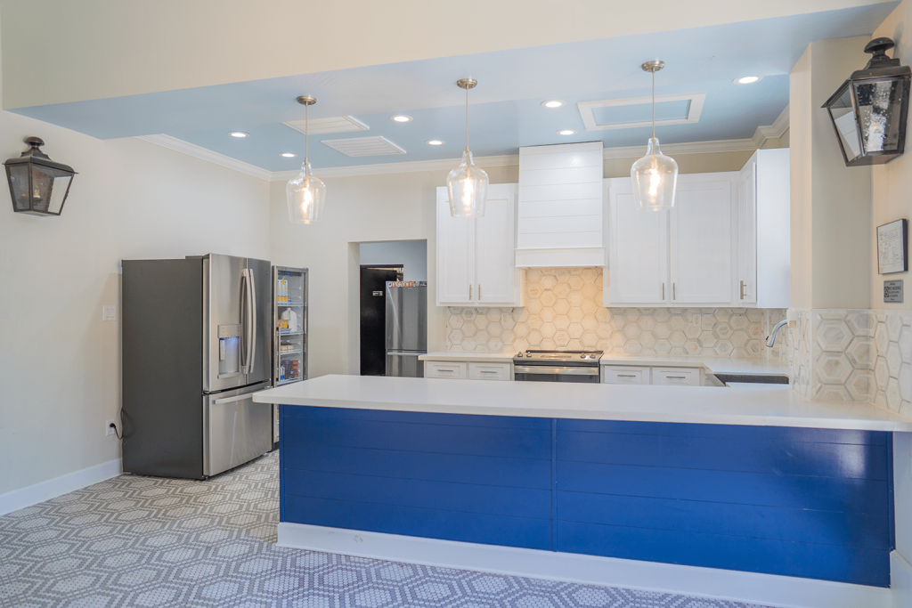 Courtyard on Dauphin, kitchen space